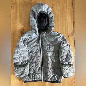 The North Face Reversible Thermoball Toddler Jacket - Gray - 18 months